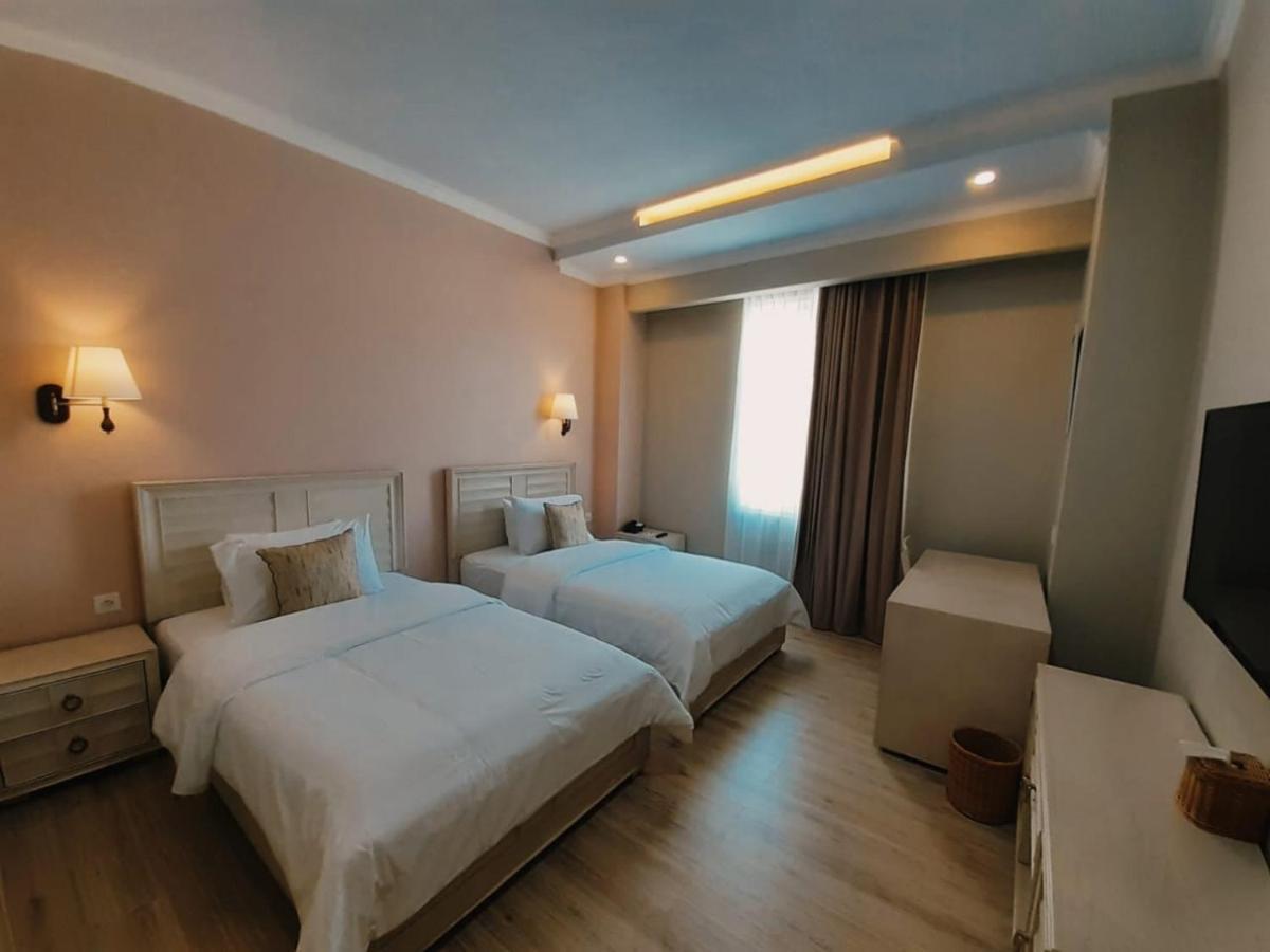 Hotel Villa Emitta Tomohon Exterior foto